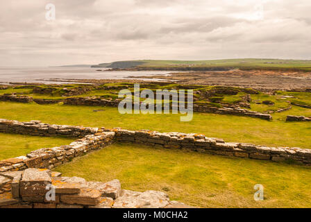 Pictish e norreni insediamento rimane sul Brough di Birsay, un isola di marea al largo o isole Orcadi, Scozia. 06 giugno 2010. Foto Stock