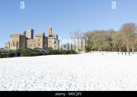 Inverno in scena al castello di Lews, Stornoway, isola di Lewis, Western Isles, Ebridi Esterne, Scotland, Regno Unito Foto Stock