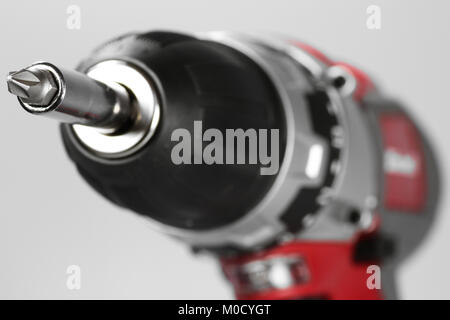 Giraviti contro uno sfondo grigio Foto Stock