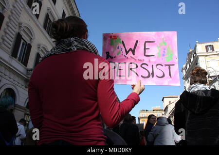 Roma, Italia. Xx gen, 2018. La gente alla donna marzo Roma, organizzato dagli americani a Roma per manifestare la solidarietà per la tutela dei diritti civili e sociali e i diritti delle donne e l'ambiente, Roma, Italia Credito: Gari Wyn Williams/Alamy Live News Foto Stock