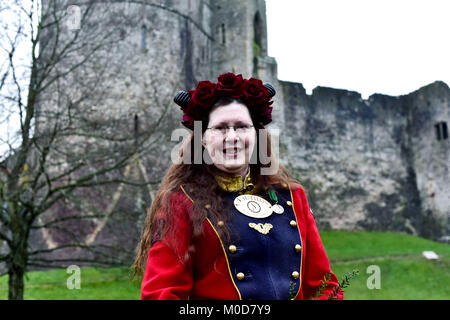 CHEPSTOW, Regno Unito. Il 20 gennaio 2018. Alice Frugonia da Chepstow. Alice è la signora del Wassail. Chepstow Wassail e Mari Lwyd (il grigio Mare) celebrazioni. Si tratta di un pre-cristiana folk gallese tradizione che è detto di portare la buona fortuna. © Jessica Gwynne Credito: Jessica Gwynne/Alamy Live News Foto Stock