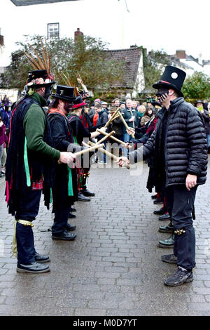 CHEPSTOW, Regno Unito. Il 20 gennaio 2018. Chepstow Wassail e Mari Lwyd (il grigio Mare) celebrazioni. Ãˆ un pre-cristiana folk gallese tradizione che è detto di portare la buona fortuna. Â© Jessica Gwynne Credito: Jessica Gwynne/Alamy Live News Foto Stock