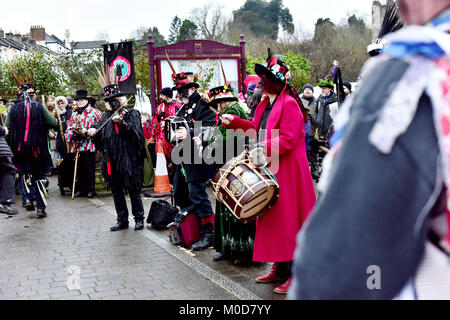 CHEPSTOW, Regno Unito. Il 20 gennaio 2018. Chepstow Wassail e Mari Lwyd (il grigio Mare) celebrazioni. Si tratta di un pre-cristiana folk gallese tradizione che è detto di portare la buona fortuna. © Jessica Gwynne Credito: Jessica Gwynne/Alamy Live News Foto Stock