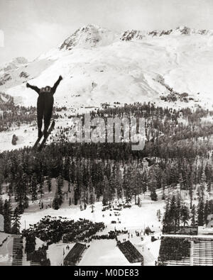 Ski-jumping St Moritz Svizzera, 1933 Foto Stock