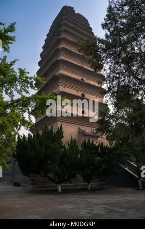 La Dinastia Tang piccola Pagoda in Xi'an, Shaanxi Province, Cina. Costruito per ospitare scritture buddhiste portato dall'India dai pellegrini. Foto Stock