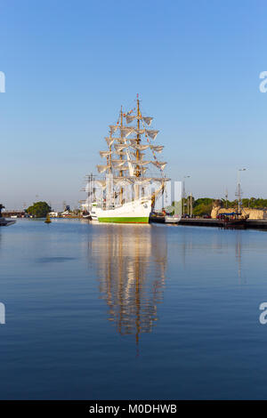 CARTAGENA, Colombia - 28 dicembre 2015: il colombiano storico Tall Ship presso il molo a Cartagena, Colombia il 28 dicembre 2015 aperto al pubblico tours. Foto Stock
