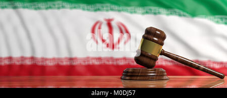 Il giudice o l'asta martello sull'Iran sventola bandiera dello sfondo. 3d illustrazione Foto Stock