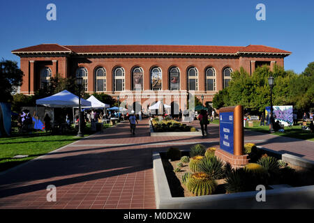 Neoglyphix: Aerosol AllIndigenous mostra d'arte da Native American graffiti artisti da Arizona, Arizona State Museum, Università di Arizona, Tucson Foto Stock