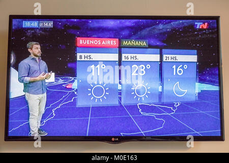 Buenos Aires Argentina, TV monitor schermo, meteo rapporto meteo, mappa, temperatura, giorno, notte, gradi, tempo militare, latino ispanico Foto Stock