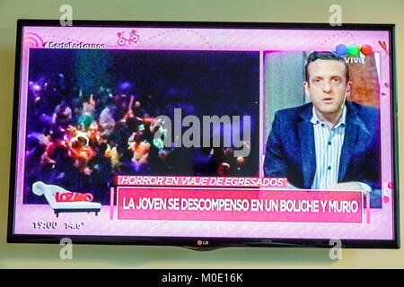 Buenos Aires Argentina,TV schermo monitor,notizie,newscast,primavera break morte,ragazza ragazze,femmina capretto bambini bambini bambini giovani yo Foto Stock