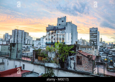 Buenos Aires Argentina, San Telmo, skyline della città, edifici, crepuscolo, tramonto, tetti, ispanico ARG171122123 Foto Stock