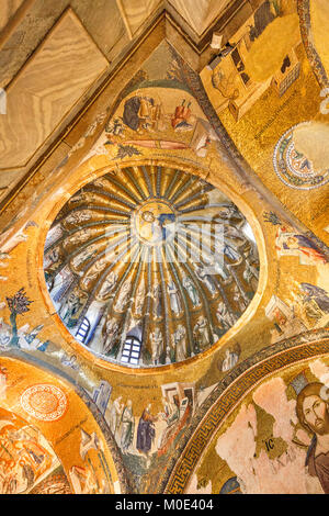 Gli affreschi bizantini e mosaici all'interno della Chiesa di Chora, ad Istanbul in Turchia. Foto Stock