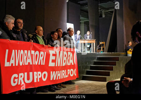 Torino, Italia. Il 21 gennaio 2018. Lavoratori Embraco a "liberi e uguali' partito della riunione per aprire la campagna elettorale. MLBARIONA/Alamy Live News Foto Stock