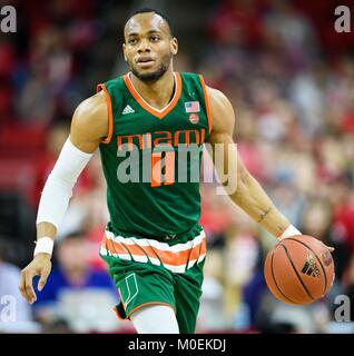 Raleigh, Stati Uniti d'America. Xxi gen, 2018. Miami (Fl) uragani guard Bruce Brown Jr. (11) durante il NCAA College Basketball gioco tra gli uragani di Miami e la NC Wolfpack stato al PNC Arena di domenica 21 gennaio 2018 in Raleigh, NC. Credito: Cal Sport Media/Alamy Live News Foto Stock