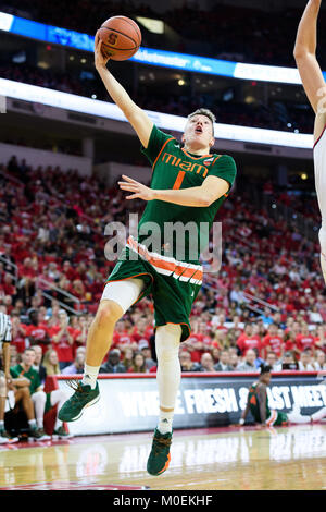 Raleigh, Stati Uniti d'America. Xxi gen, 2018. Miami (Fl) uragani guard Dejan Vasiljevic (1) durante il NCAA College Basketball gioco tra gli uragani di Miami e la NC Wolfpack stato al PNC Arena di domenica 21 gennaio 2018 in Raleigh, NC. Credito: Cal Sport Media/Alamy Live News Foto Stock