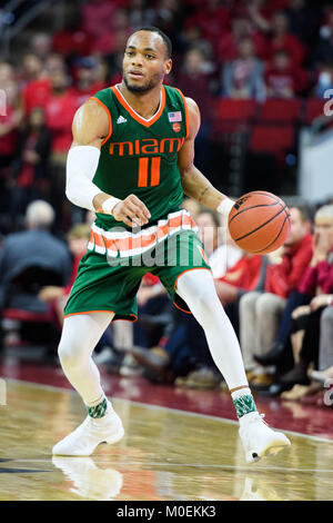 Raleigh, Stati Uniti d'America. Xxi gen, 2018. Miami (Fl) uragani guard Bruce Brown Jr. (11) durante il NCAA College Basketball gioco tra gli uragani di Miami e la NC Wolfpack stato al PNC Arena di domenica 21 gennaio 2018 in Raleigh, NC. Credito: Cal Sport Media/Alamy Live News Foto Stock