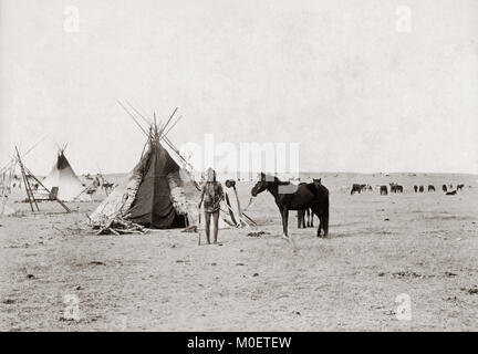 Native American Camp, Riserva Blackfoot, Canada, c.1890 Foto Stock