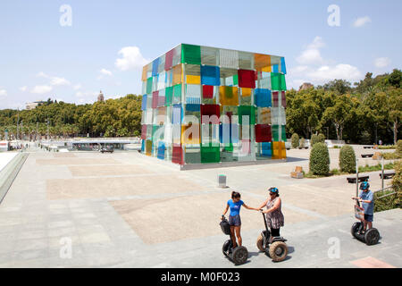 Il Centro Pompidou Malaga, il museo di arte contemporanea del Centro Pompidou di Malaga, Muelle Onu Andalusia, Spagna Foto Stock