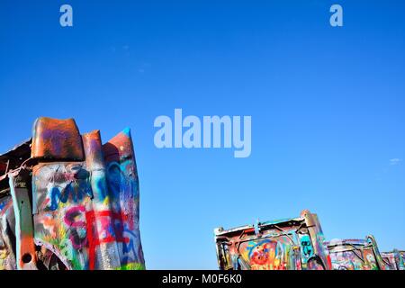 Amarillo, Texas - 21 Luglio 2017 : Cadillac Ranch di Amarillo. Cadillac Ranch è un arte pubblica installazione di vecchie auto rottamate e un popolare punto di riferimento su Foto Stock