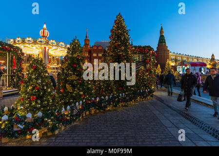 Mosca, Russia - 10 gennaio. 2018. Il festival è il viaggio a Natale su Manege Square. Foto Stock