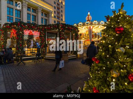 Mosca, Russia - 10 gennaio. 2018. Il festival è il viaggio a Natale su Manege Square. Foto Stock