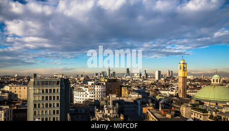 Milano, Italia, vista sulla skyline Foto Stock