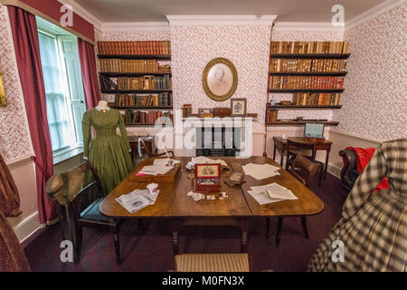 Interno della sala da pranzo presso brémont' Parsonage Museum, Haworth, West Yorkshire, Inghilterra Foto Stock