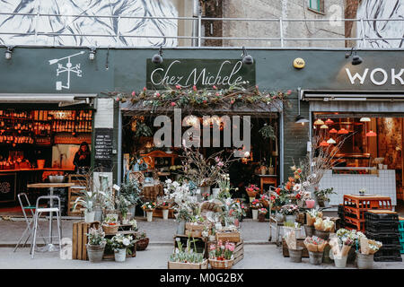 La vetrina di Chez Michele negozio di fiori nel mercato di Borough, uno dei più grandi e più antiche i mercati alimentari a Londra, Regno Unito. Foto Stock