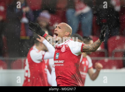 Mainz, Deutschland. Xx gen, 2018. giubilo Nigel DE JONG (MZ) Fussball 1. Bundesliga, 19. Giornata, FSV FSV FSV Mainz 05 (MZ) - VfB Stuttgart (S), am 20.01.2018 in Mainz Germania/. |L'utilizzo del credito in tutto il mondo: dpa/Alamy Live News Foto Stock