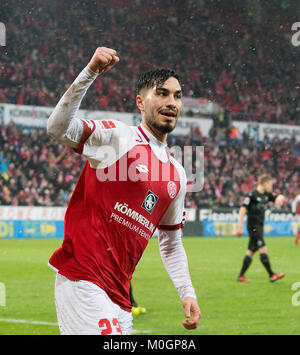 Mainz, Deutschland. Xx gen, 2018. giubilo Suat serdar (MZ) Fussball 1. Bundesliga, 19. Giornata, FSV FSV FSV Mainz 05 (MZ) - VfB Stuttgart (S) 3:2, am 20.01.2018 in Mainz Germania/. |L'utilizzo del credito in tutto il mondo: dpa/Alamy Live News Foto Stock