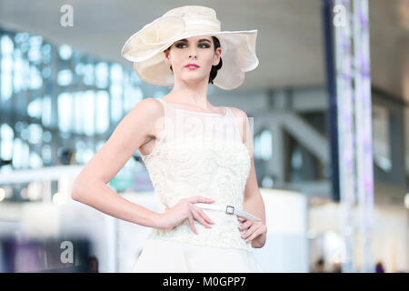 Roma, Italia. Xx gen, 2018. Cinzia Ferri Fashion Show durante Roma Sposa 2018 a La Nuvola Convention Center Foto Stock