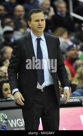 Washington, Stati Uniti. 03 gen 2018. Washington Wizards head coach Scott Brooks in azione durante la partita Washington Wizards vs New York in Washington, Stati Uniti d'America, 3 gennaio 2018. Credito: David Svab/CTK foto/Alamy Live News Foto Stock