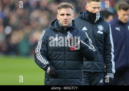 Luca SHAW MANCHESTER UNITED FC BURNLEY FC V Manchester United FC Turf Moor, BURNLEY, Inghilterra 20 gennaio 2018 GBB6153 rigorosamente solo uso editoriale. Se il giocatore/i giocatori raffigurata in questa immagine è/sono la riproduzione per un Club Inglese o l'Inghilterra per la squadra nazionale. Quindi questa immagine può essere utilizzata solo per scopi editoriali. Uso non commerciale. I seguenti usi sono anche limitato anche se in un contesto editoriale: Utilizzare in combinazione con, o parte della, qualsiasi non autorizzato di audio, video, dati, calendari, club/campionato loghi, scommesse, giochi o qualsiasi 'live' servizi. Anche le restrizioni sono gli utilizzi Foto Stock