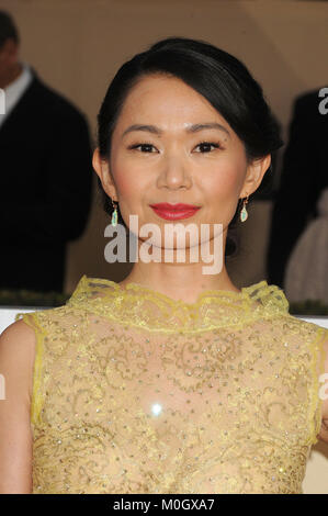 Los Angeles, California, USA. Xxi gen, 2018. 21 gennaio 2018 - Los Angeles, California USA -, attrice HONG CHAU alla ventiquattresima edizione Screen Actors Guild Awards - Gli arrivi presso lo Shrine Auditorium di Los Angeles. Credito: Paolo Fenton/ZUMA filo/Alamy Live News Foto Stock