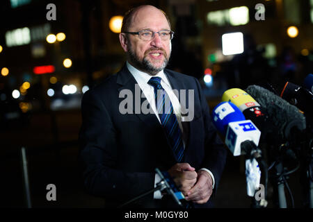 Berlino, Germania. Il 22 gennaio, 2018. Martin Schulz, leader del partito Social Democratico, parla prima di una riunione dei dirigenti del partito al Konrad-Adenauer-House a Berlino, Germania, 22 gennaio 2018. Credito: Gregor Fischer/dpa/Alamy Live News Foto Stock