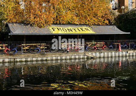 L'Unione taverna, Grand Union Canal, West London, Regno Unito Foto Stock