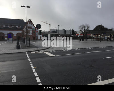 Busbahnhof Bad Homburg ZOB 171228 nach Neueröffnung 01 Foto Stock