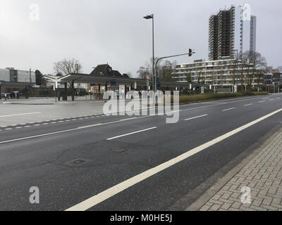 Busbahnhof Bad Homburg ZOB 171228 nach Neueröffnung 03 Foto Stock