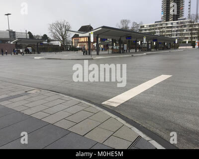 Busbahnhof Bad Homburg ZOB 171228 nach Neueröffnung 04 Foto Stock