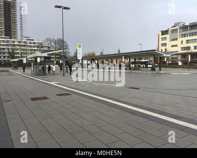 Busbahnhof Bad Homburg ZOB 171228 nach Neueröffnung 05 Foto Stock