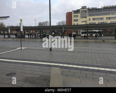 Busbahnhof Bad Homburg ZOB 171228 nach Neueröffnung 07 Foto Stock