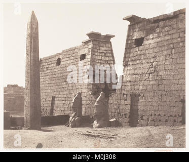 Louksor (Thèbes), Costruzione Antérieure - Pylône, Colosses et Obélisque incontrato DP139905 Foto Stock