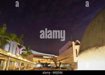 Vista del Museo dello Spazio di Hong Kong di notte, Hong Kong - Cina Foto Stock