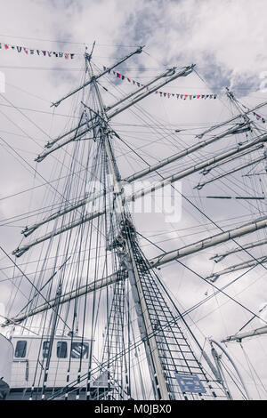 Vecchia nave a vela del montante. Tall Ship rigging dettaglio. A montanti e armamento di una nave a vela Foto Stock