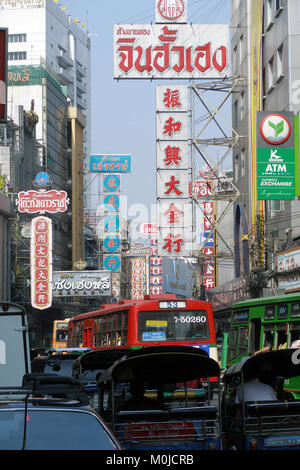 Bangkok Chinatown, Yaowarat Road Foto Stock