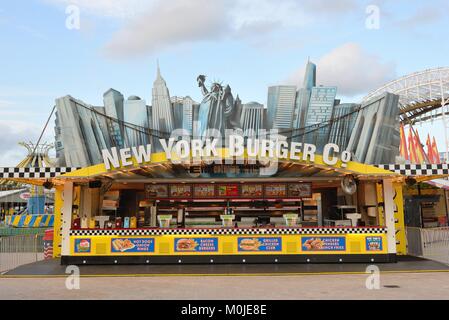 A New York Burger Co. fast food rimorchio nella Città Vecchia parco divertimenti situato a Kissimmee, Osceola County, Florida, Stati Uniti. Foto Stock