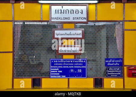 Biglietteria di stazione Maeklong, Bangkok, Thailandia Foto Stock