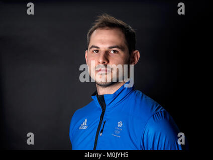 Il corridore di scheletro Dom Parsons durante un arredare la sessione in ADIDAS Stockport. Foto Stock