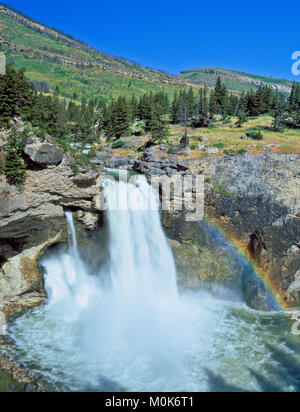 doppia cascata al ponte naturale del fiume boulder e cascate vicino a grandi legname, montana Foto Stock