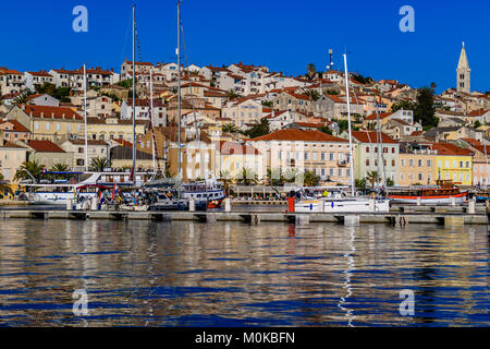 Mali Losinj Harbour, sull' isola di Losinj, Croazia. Maggio 2017. Foto Stock